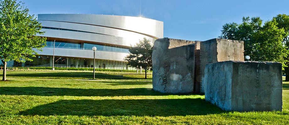 Luther Utterback sculpture photographed by Miriam Alarcón Avila